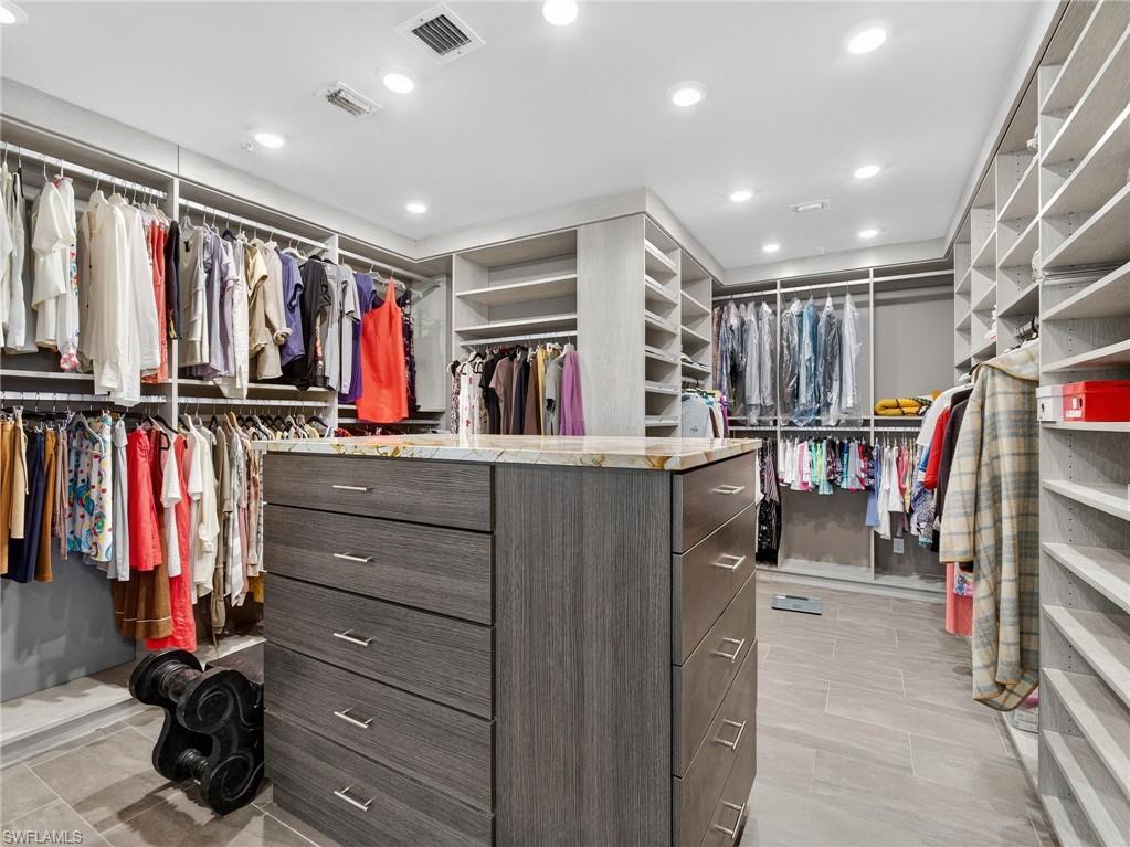 HIDEAWAY BEACH - Residential