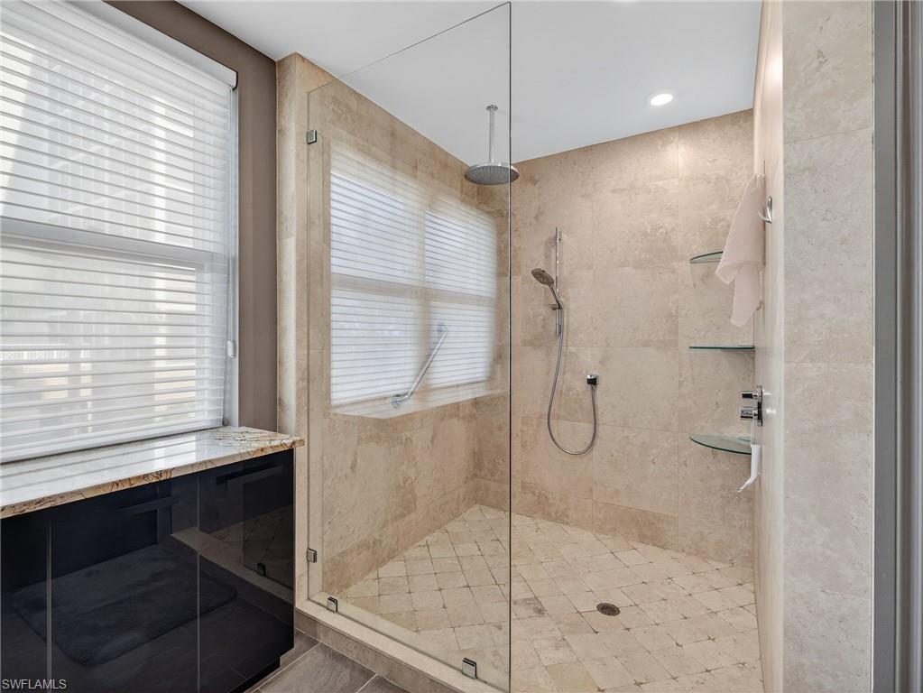 HIDEAWAY BEACH - Residential