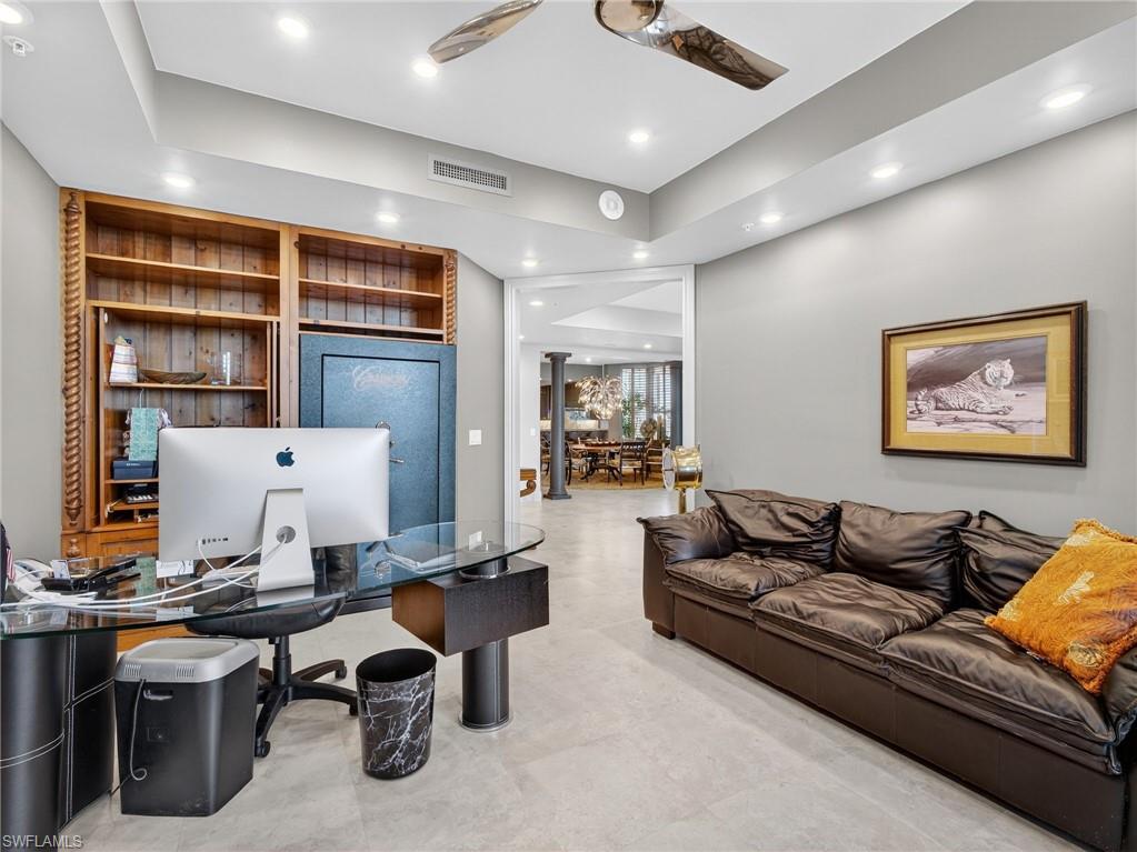 HIDEAWAY BEACH - Residential