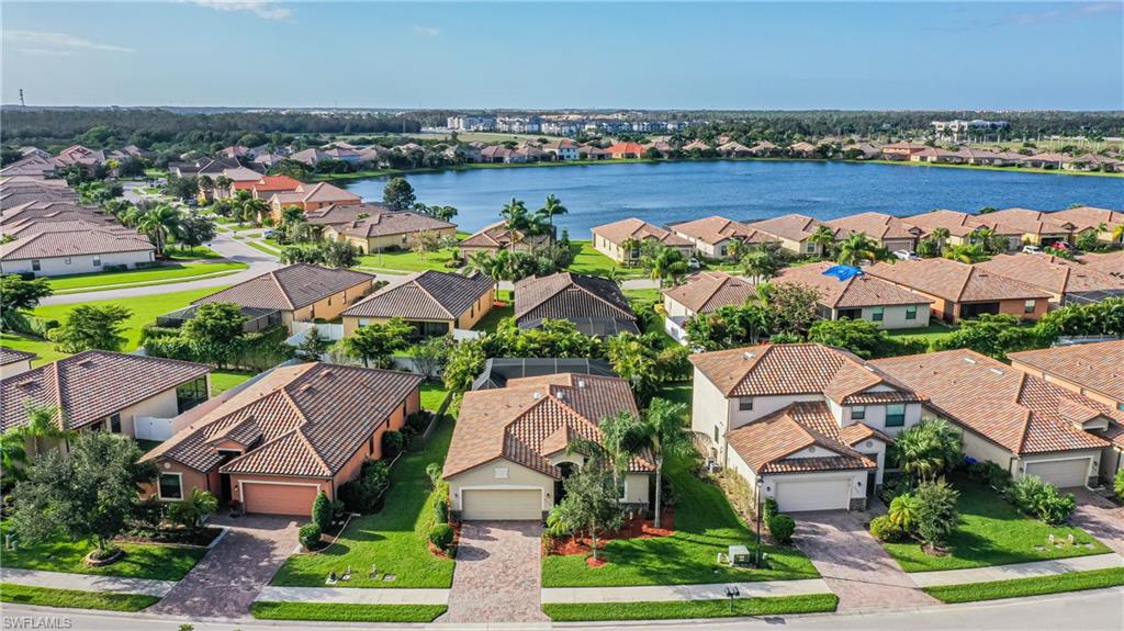 PROMENADE WEST - Residential