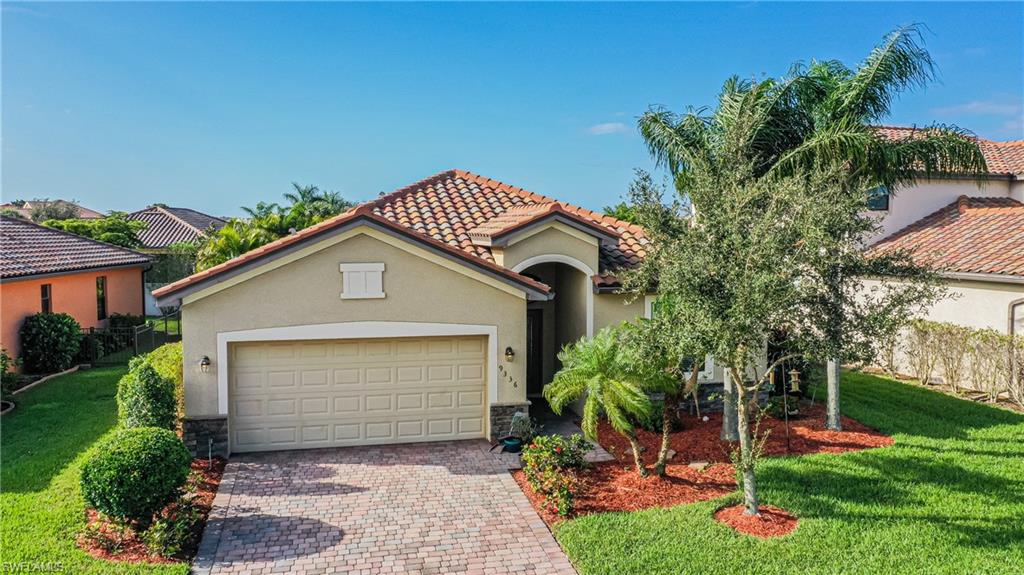 PROMENADE WEST - Residential