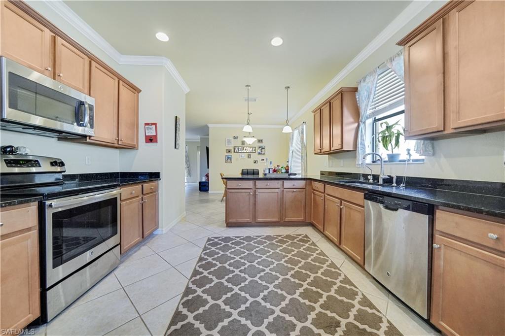 PROMENADE WEST - Residential