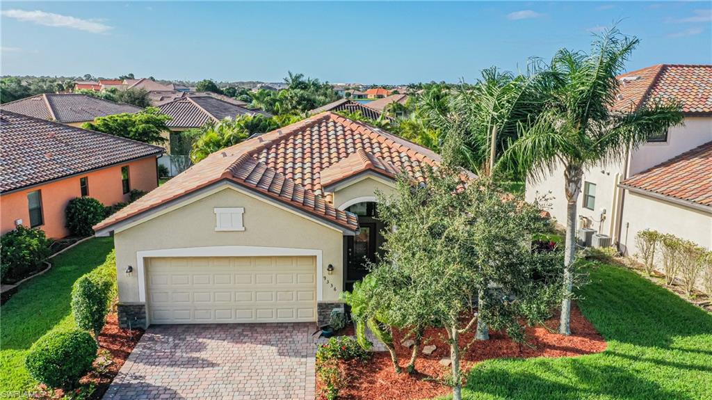 PROMENADE WEST - Residential