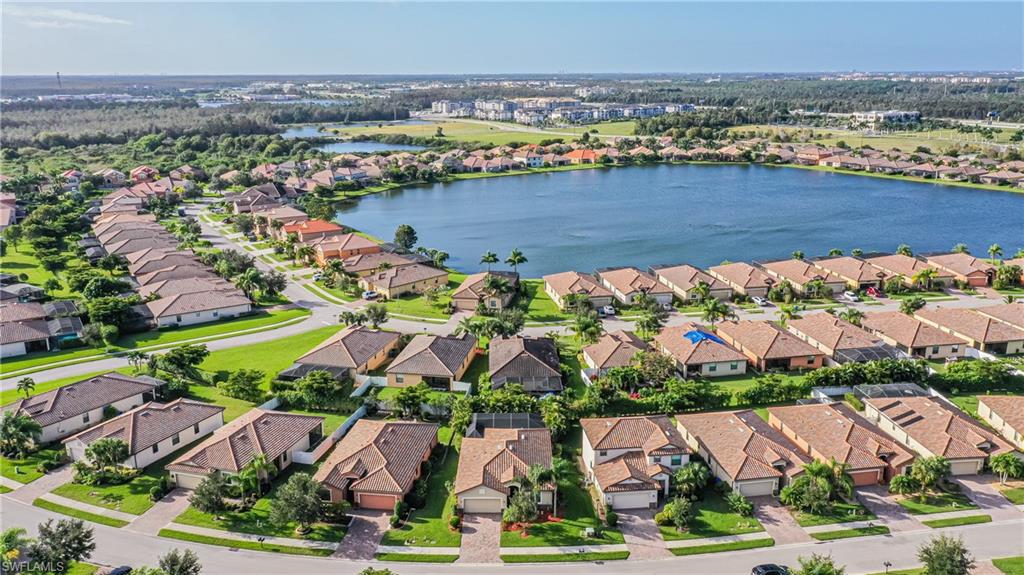 PROMENADE WEST - Residential