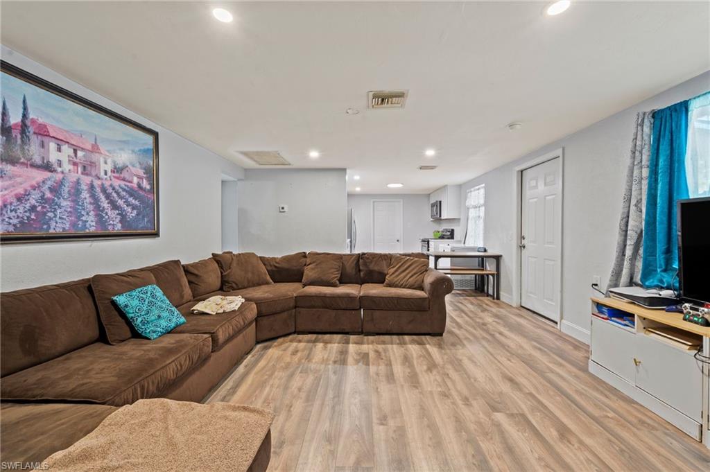 RUSSELL PARK - Residential