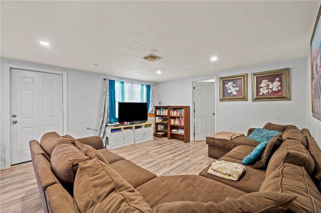 RUSSELL PARK - Residential