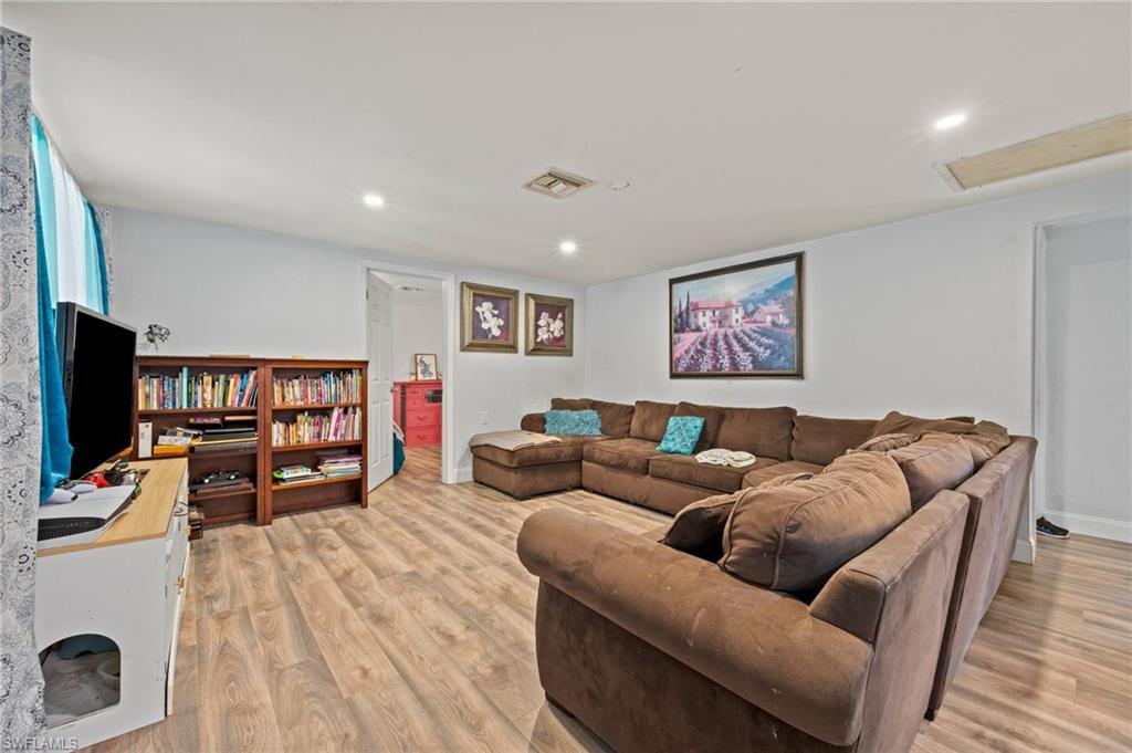 RUSSELL PARK - Residential