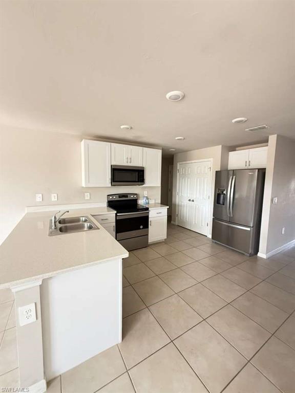 PORT LABELLE - Residential Lease