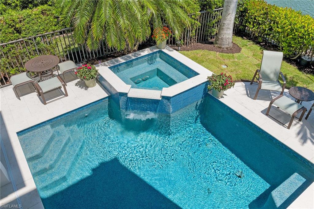 NAPLES CASAMORE - Residential