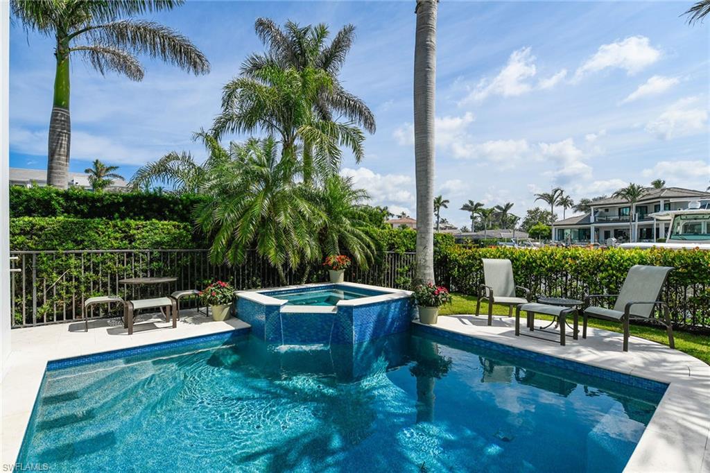 NAPLES CASAMORE - Residential