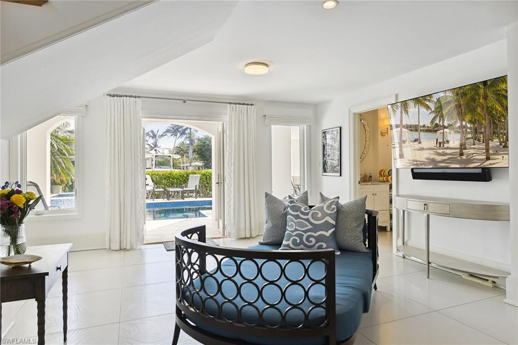 NAPLES CASAMORE - Residential