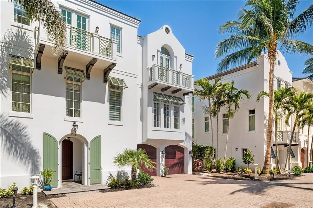 Photo of 1752 Gulf Shore BLVD N #4, NAPLES, FL 34102 (MLS # 225035129)