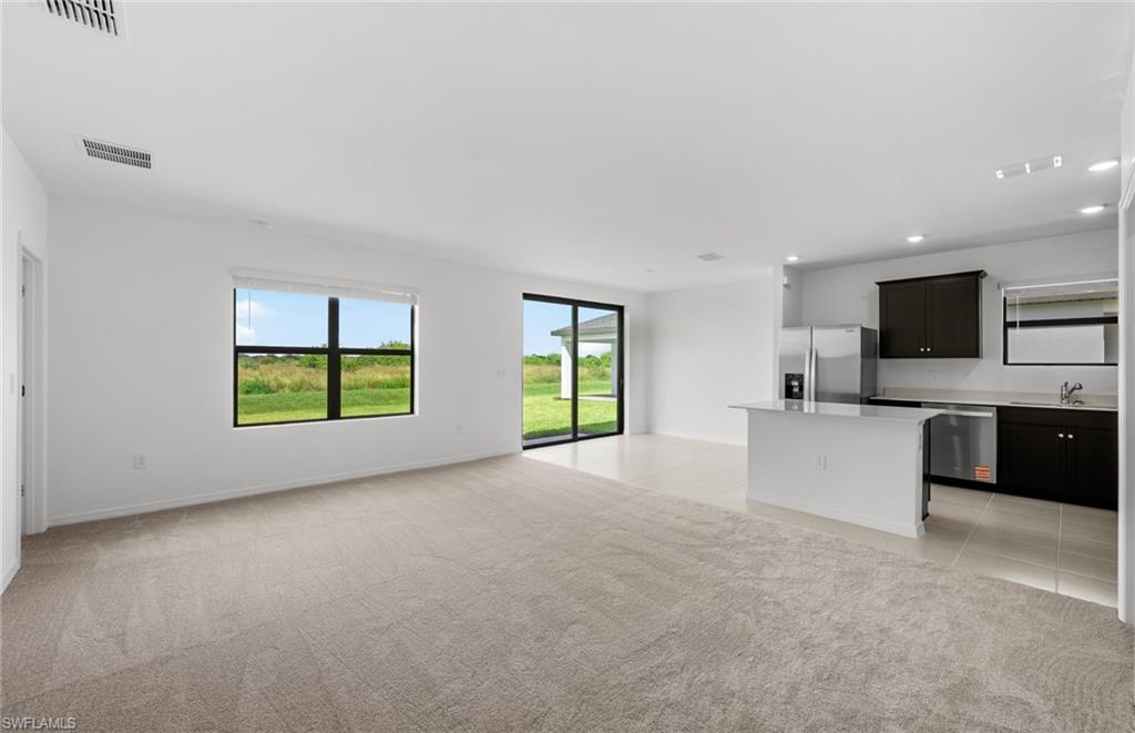 WHISPERING LAKES - Residential