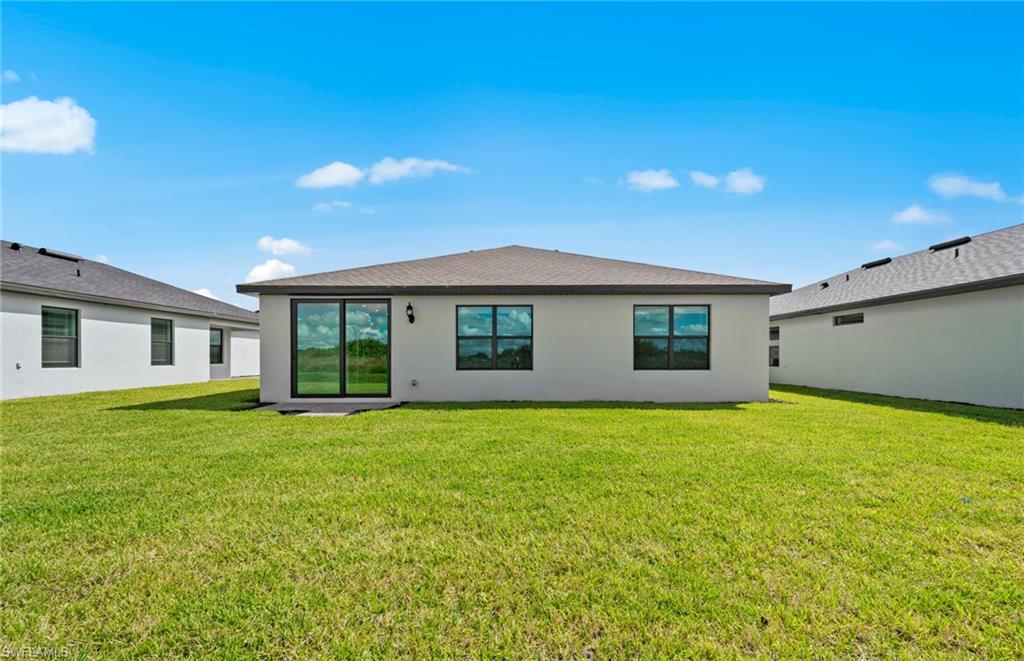 WHISPERING LAKES - Residential