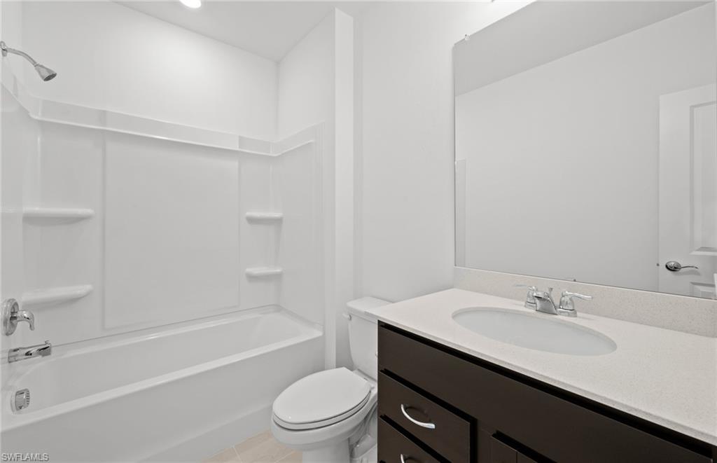 WHISPERING LAKES - Residential