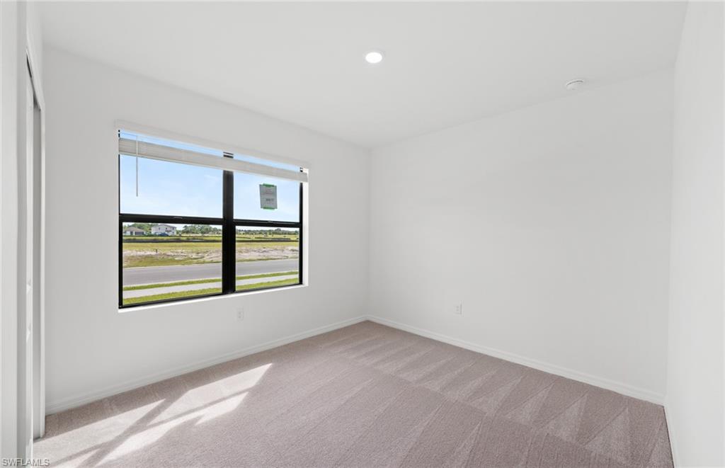 WHISPERING LAKES - Residential