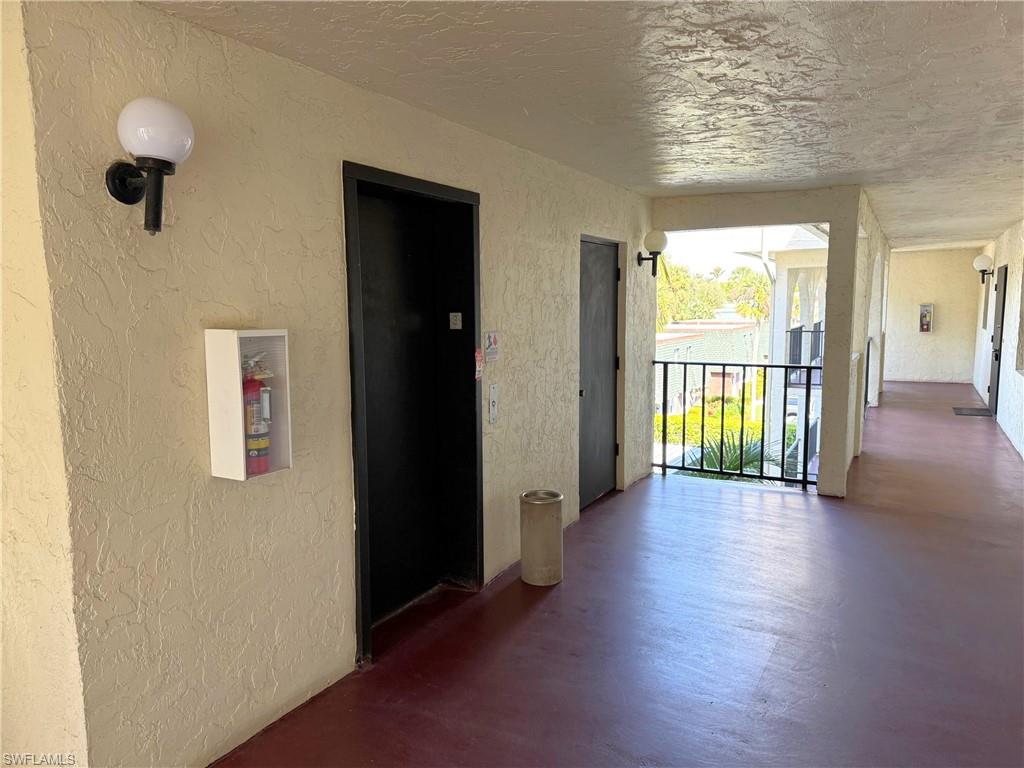 EL CAPISTRANO - Residential