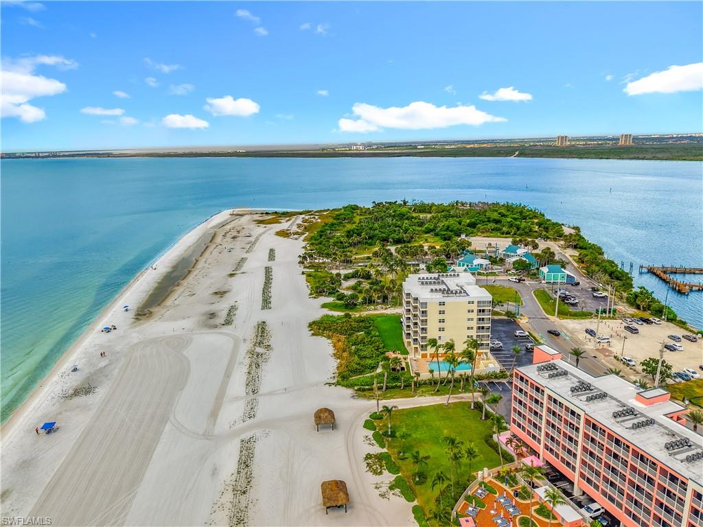 PINK SHELL VACATION VILLAS - Residential