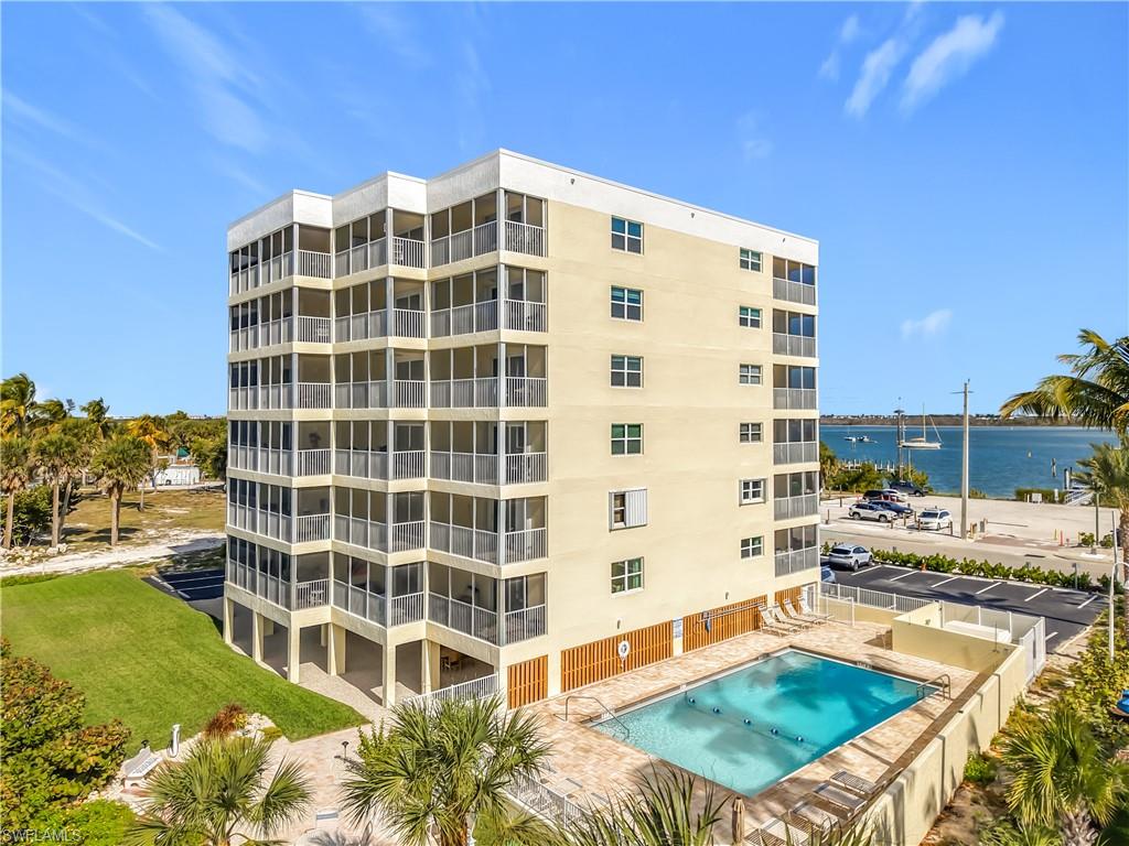 PINK SHELL VACATION VILLAS - Residential