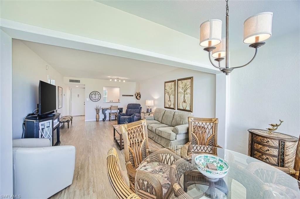 SEVEN LAKES - Residential