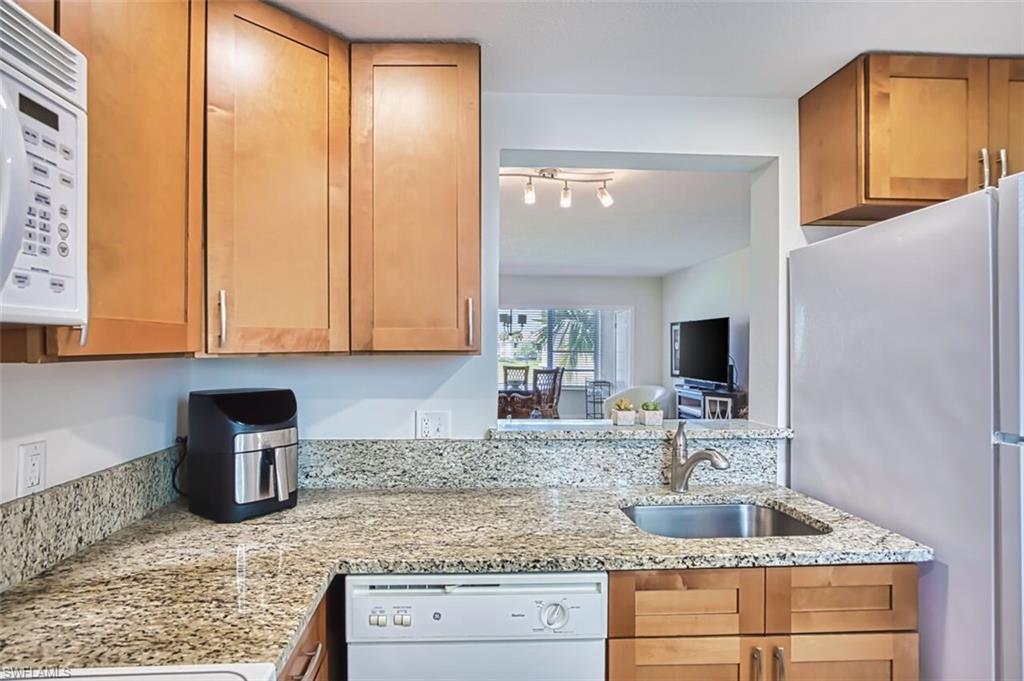 SEVEN LAKES - Residential