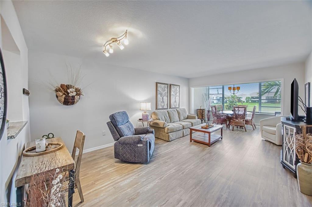 SEVEN LAKES - Residential