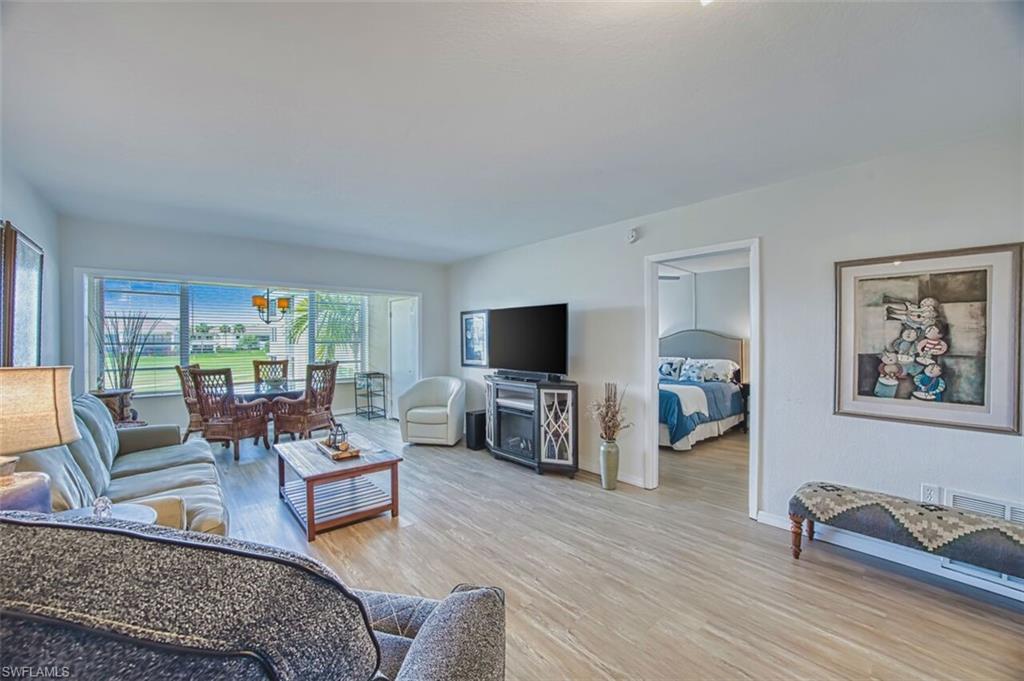 SEVEN LAKES - Residential