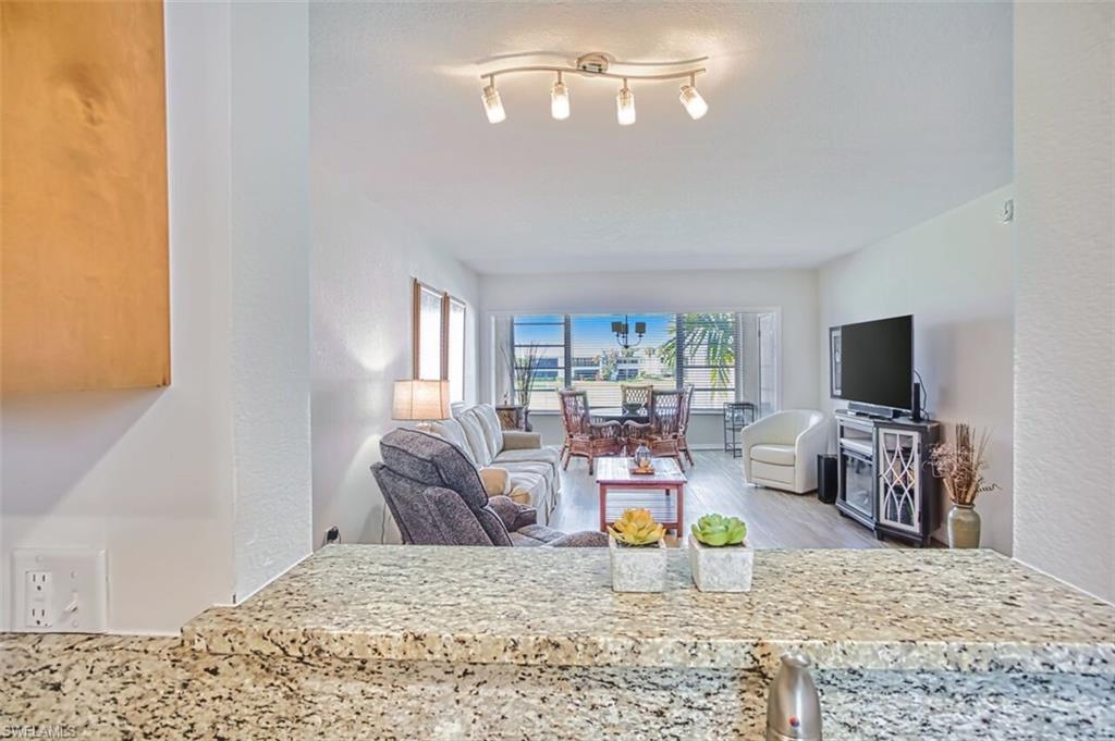 SEVEN LAKES - Residential