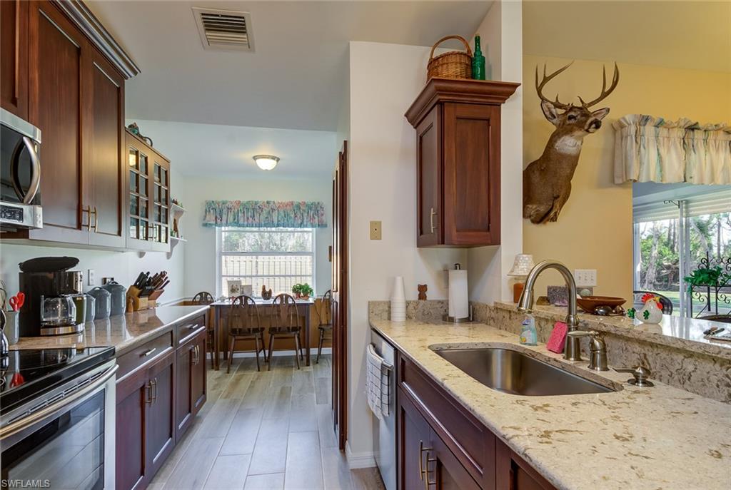 SAN CARLOS PARK - Residential