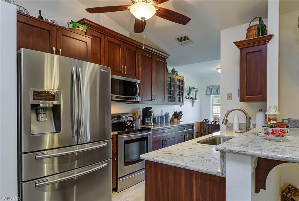 SAN CARLOS PARK - Residential