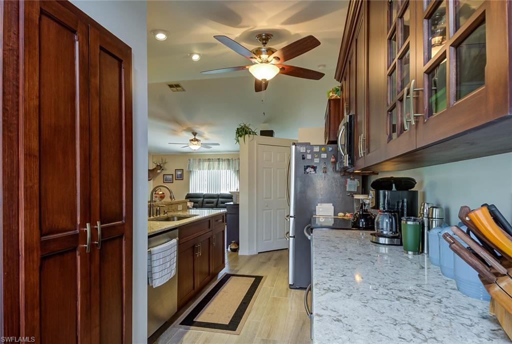 SAN CARLOS PARK - Residential