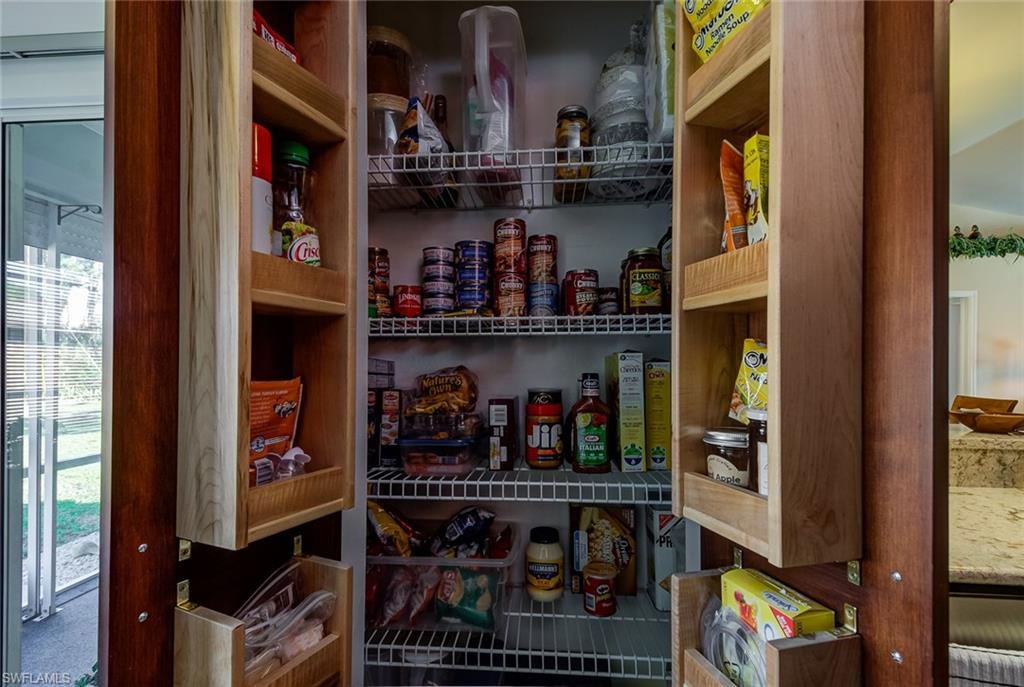 SAN CARLOS PARK - Residential