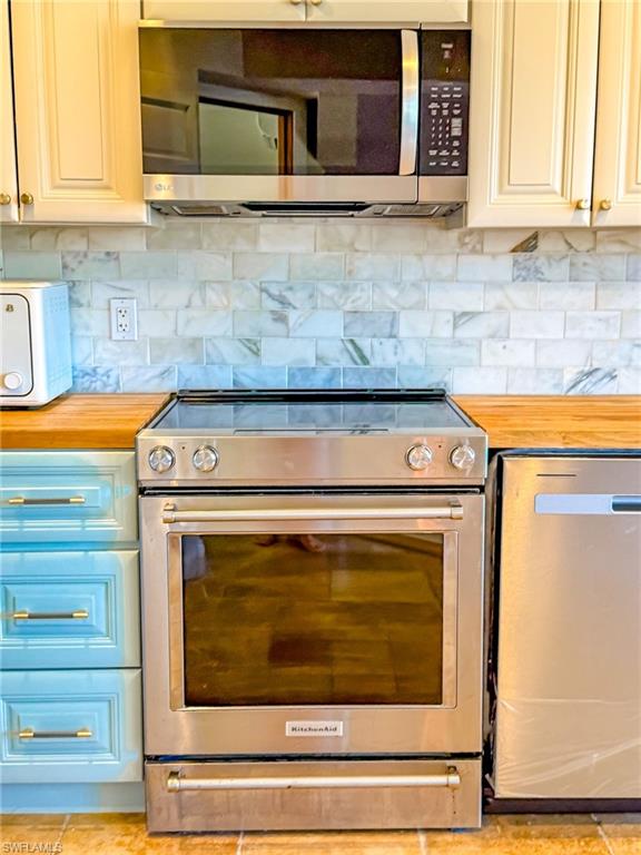 SAFETY HARBOR CLUB - Residential