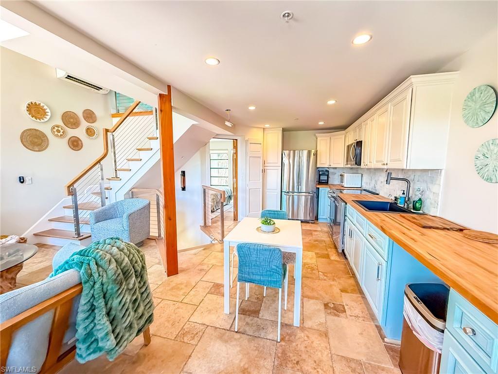 SAFETY HARBOR CLUB - Residential