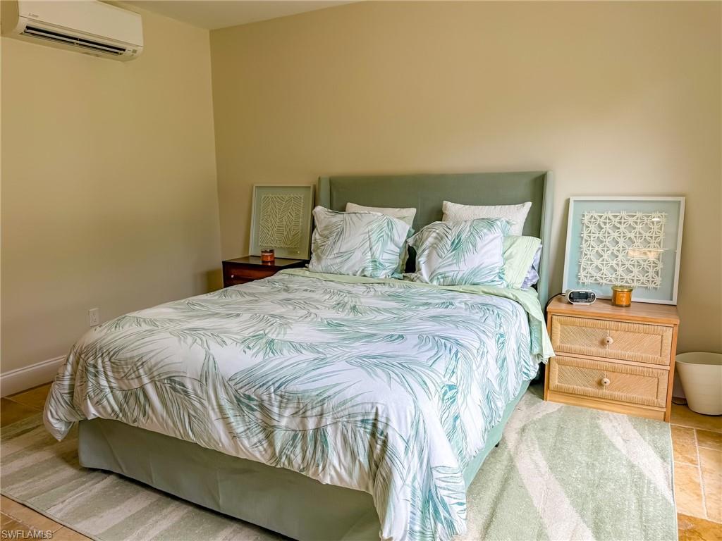 SAFETY HARBOR CLUB - Residential