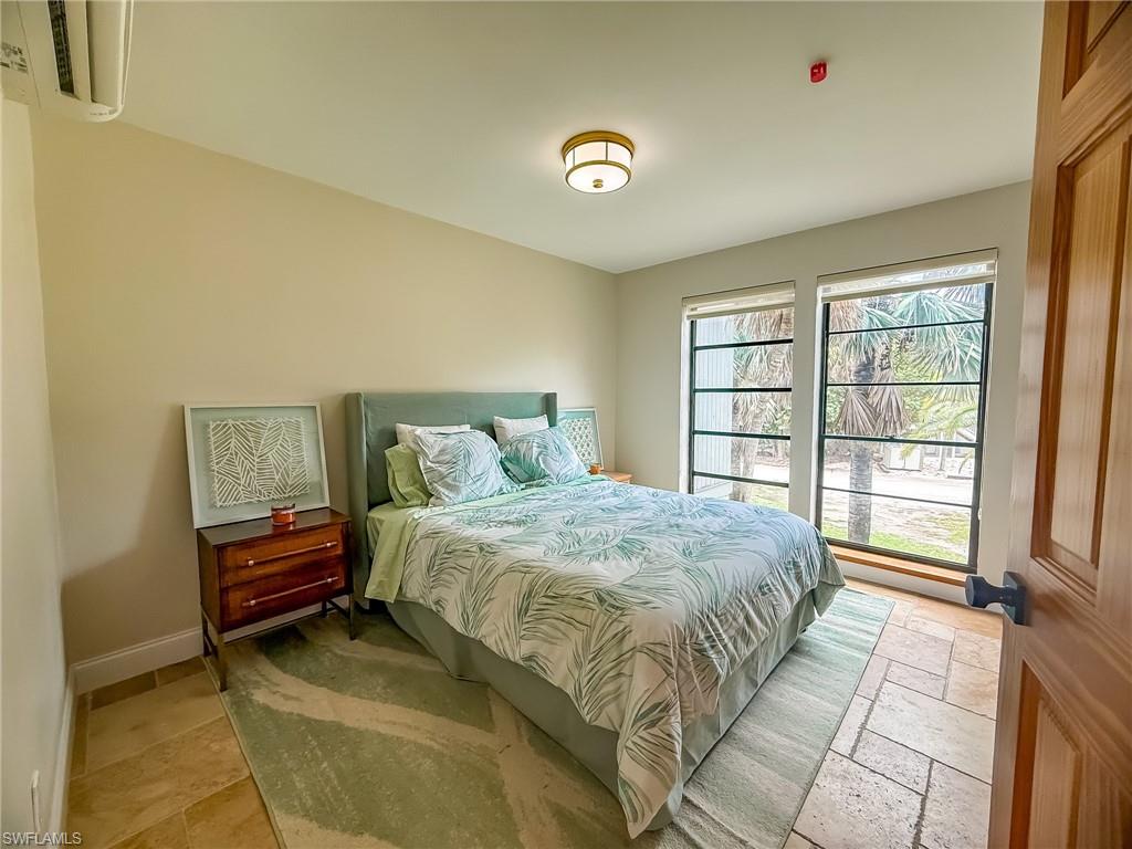 SAFETY HARBOR CLUB - Residential