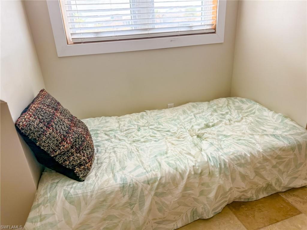 SAFETY HARBOR CLUB - Residential