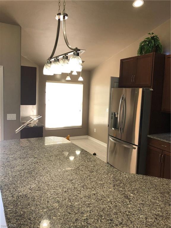 COLONY POINTE - Residential Lease