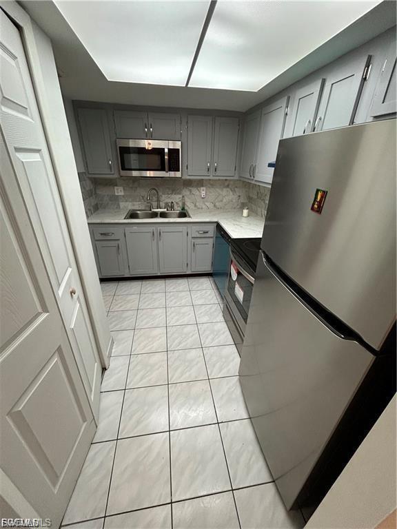 WINDSOR WEST - Residential