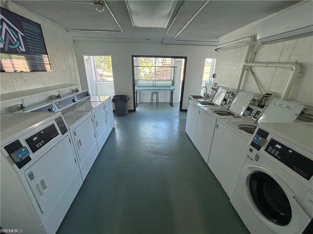 WINDSOR WEST - Residential