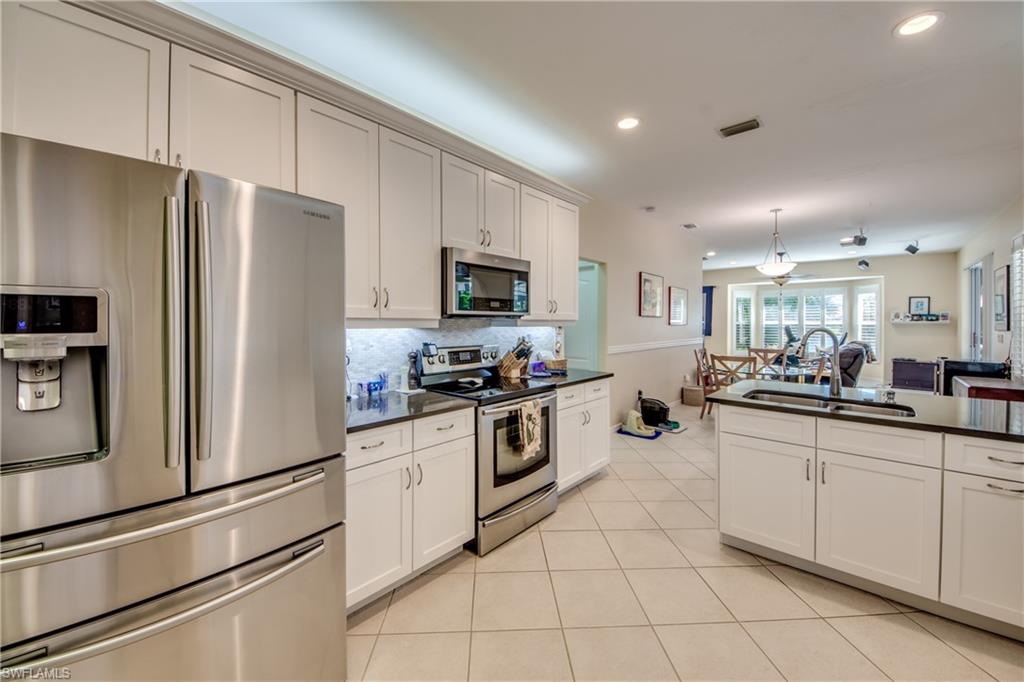 COLONIAL SHORES - Residential