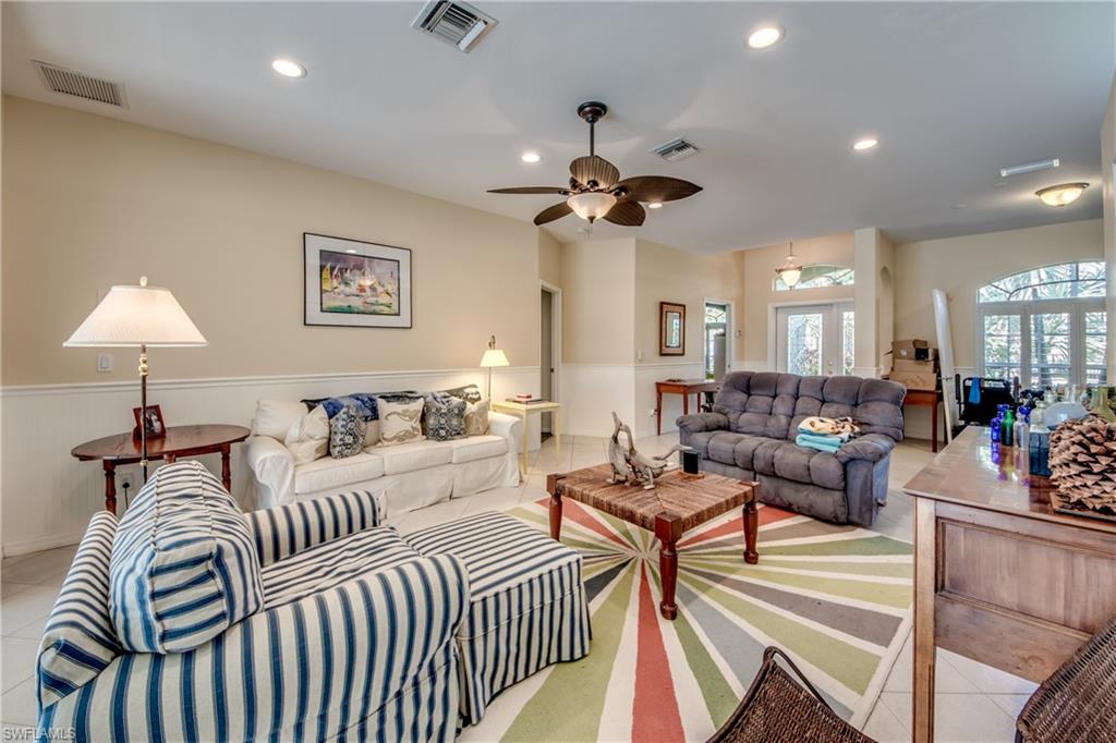 COLONIAL SHORES - Residential