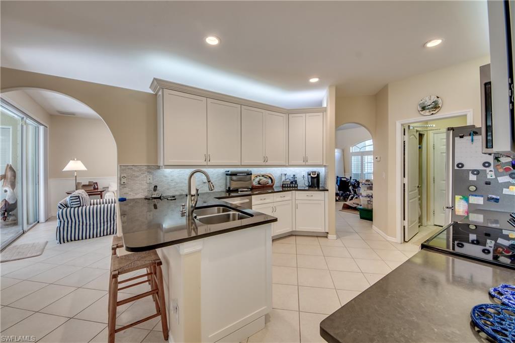 COLONIAL SHORES - Residential