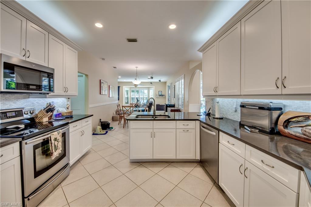 COLONIAL SHORES - Residential