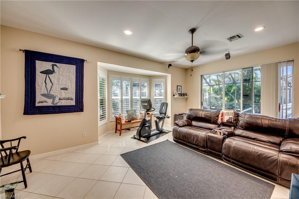 COLONIAL SHORES - Residential