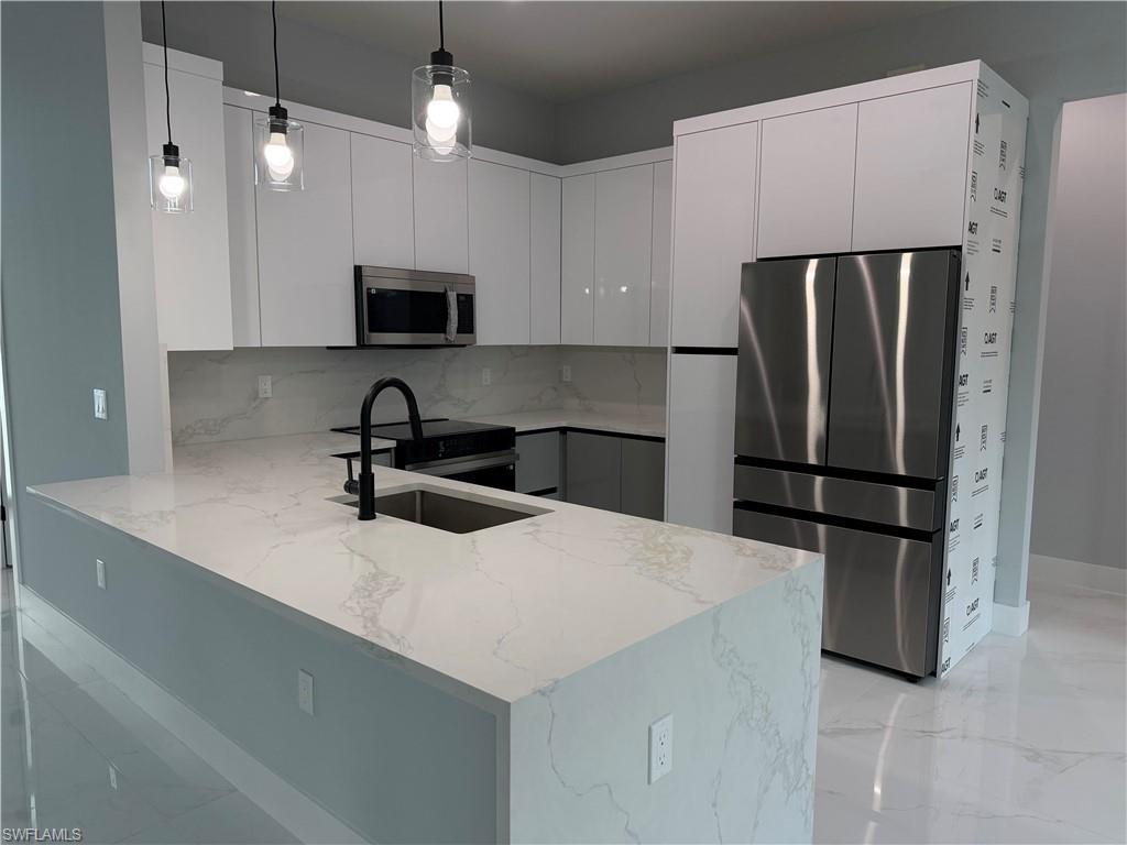 GOLDEN GATE ESTATES - Residential