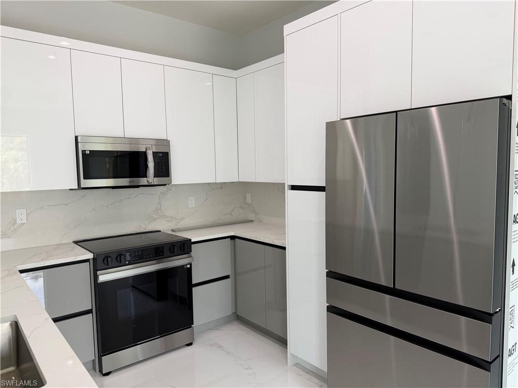 GOLDEN GATE ESTATES - Residential