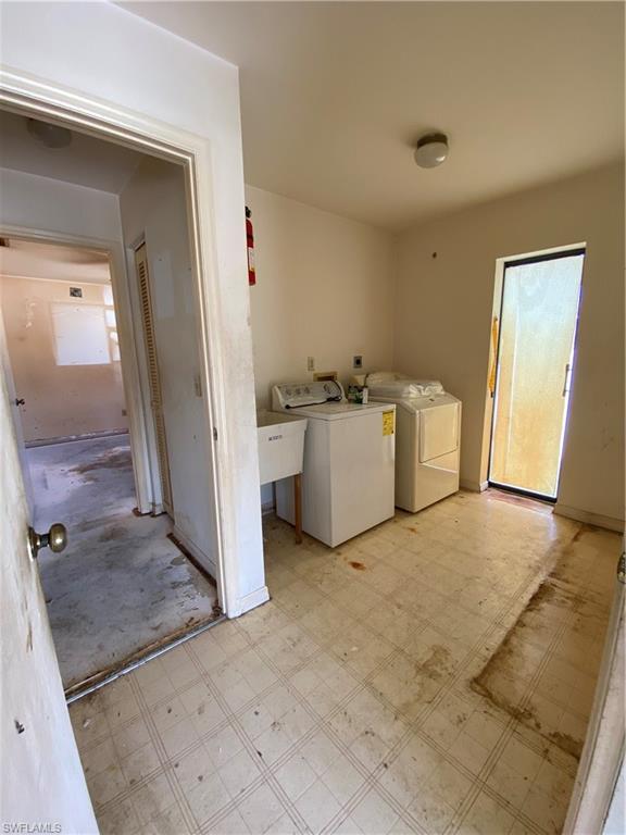 FORT MYERS SHORES - Residential