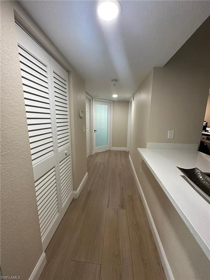 Beautifully updated and well-maintained 2-bedroom, 1-bath condo located on the third floor in a prime Fort Myers location near Edison Mall and I-75. Features a bright layout and a screened balcony with peaceful rear views.



The Residence offers a community pool and well-kept amenities, providing a modern and move-in ready feel. Great opportunity for a primary residence or investment with flexible lease options.