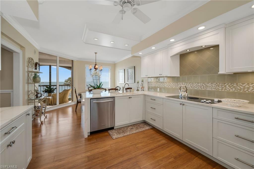 CARLYSLE AT BAY COLONY - Residential